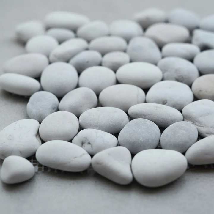Piedra blanca en malla 29x29 cm para piso o pared